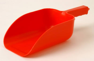 MILLER MANUFACTURING CO, Little Giant Plastic Red 5 pt Feed Scoop