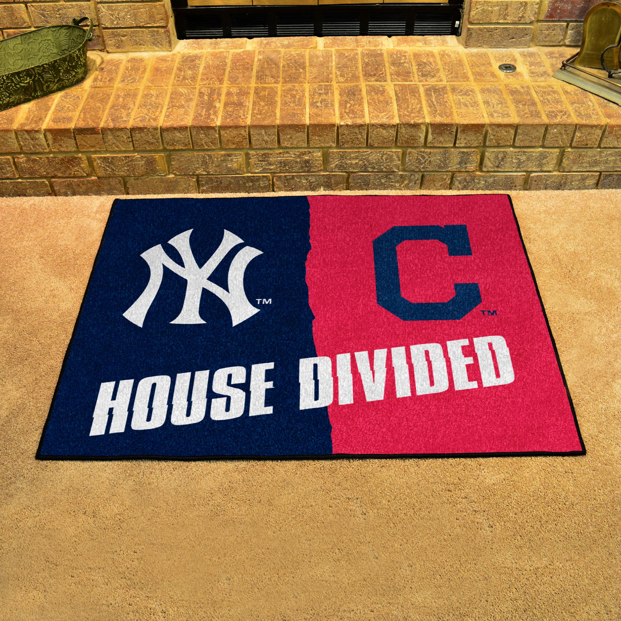 FANMATS, MLB House Divided - White Sox / Cubs House Divided Rug