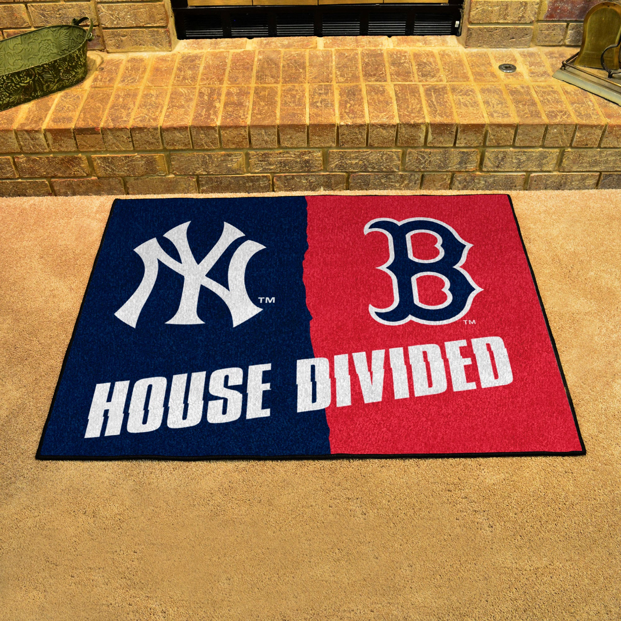 FANMATS, MLB House Divided - Yankees / Red Sox House Divided Rug